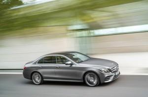 Mercedes E-Klasse 2016 außen vorne dynamisch