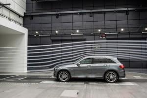 Mercedes GLC 2016 außen windkanal seite silber