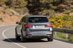 Mercedes GLC 2016 hinten dynamisch silber außen