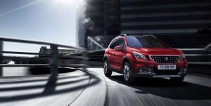 Peugeot 2008 2016 außen dynamisch vorne