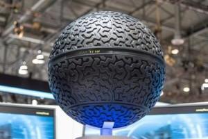 Goodyear-eagle-360-2016-Genfer-Autosalon-komplett-auf-ständer