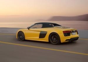 audi_r8_spyder_v10_2016_außen_hinten_geschlossenes_verdeck