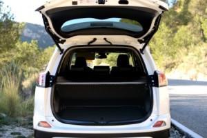 toyota-rav4-2016-innen-kofferraum