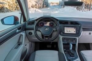 vw-tiguan-2016-cockpit-innen