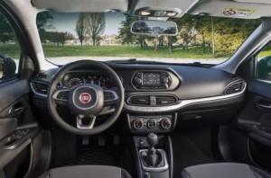 fiat_tipo_4_turer_2016_innen_cockpit