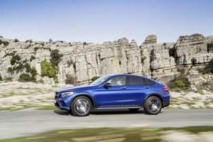 mercedes_benz_glc_coupe_2016_außen_seite_dynamisch