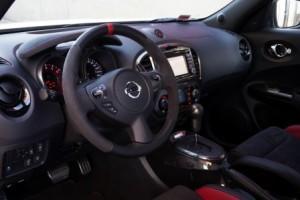 nissan_juke_nismo_rs_2016_innen_cockpit