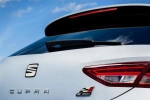 seat_leon_cupra_290_2016_logo_ausen_hinten