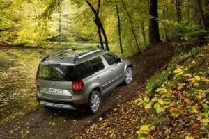 skoda_yeti_outdoor_2016_ausen_hinten_dynamisch