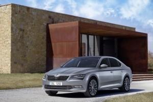 skoda-superb-limousine-2016-ausen-vorne-statisch