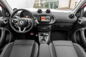 smart-brabus-2016-innen-cockpit