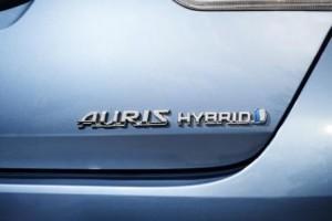   toyota_auris_hybrid_2016_logo_ausen