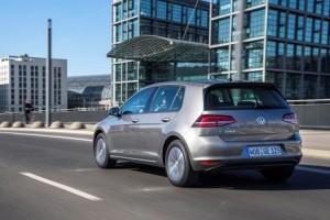 vw_e-golf_2016_ausen_hinten_dynamisch