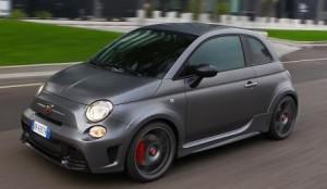 Abarth_695-biposto_2016_ausen_vorne_dynamisch