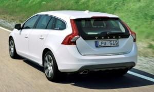 Volvo_V60_D6_Plug_in_Hybrid_2016_ausen_hinten_dynamisch