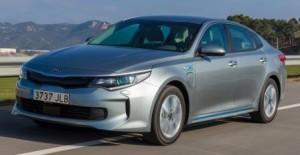 kia_optima_plug-in-hybrid_2016_ausen_vorne_dynamisch