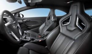 Opel-Astra-OPC-2013-innen-vordersitze