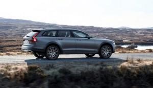 Volvo_V90_Cross_Country-2016-dynamisch-schraeg-seite