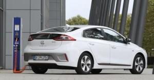 hyundai_ioniq_2016_ladestation