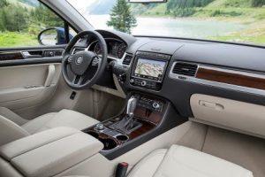 vw_touareg_2016_innen_cockpit