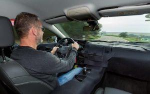 opel-insignia-grand-sport-carmouflage_2016_innen_cockpit