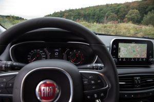 fiat-tipo-5-tuerer-2016-cockpit-innen