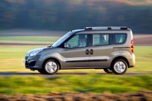 Opel-Combo-2013-ausen-dynamisch-seite