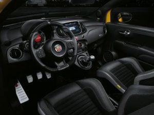 abarth-595-2016-innen-cockpit