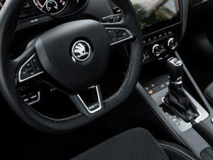 skoda-octavia-rs-2017-innen-cockpit