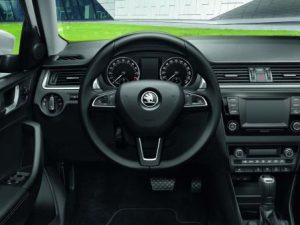 skoda-rapid-drive-2017-innen-cockpit