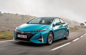 toyota-prius-plug_in_hybrid-2017-phv-ausen-vorne