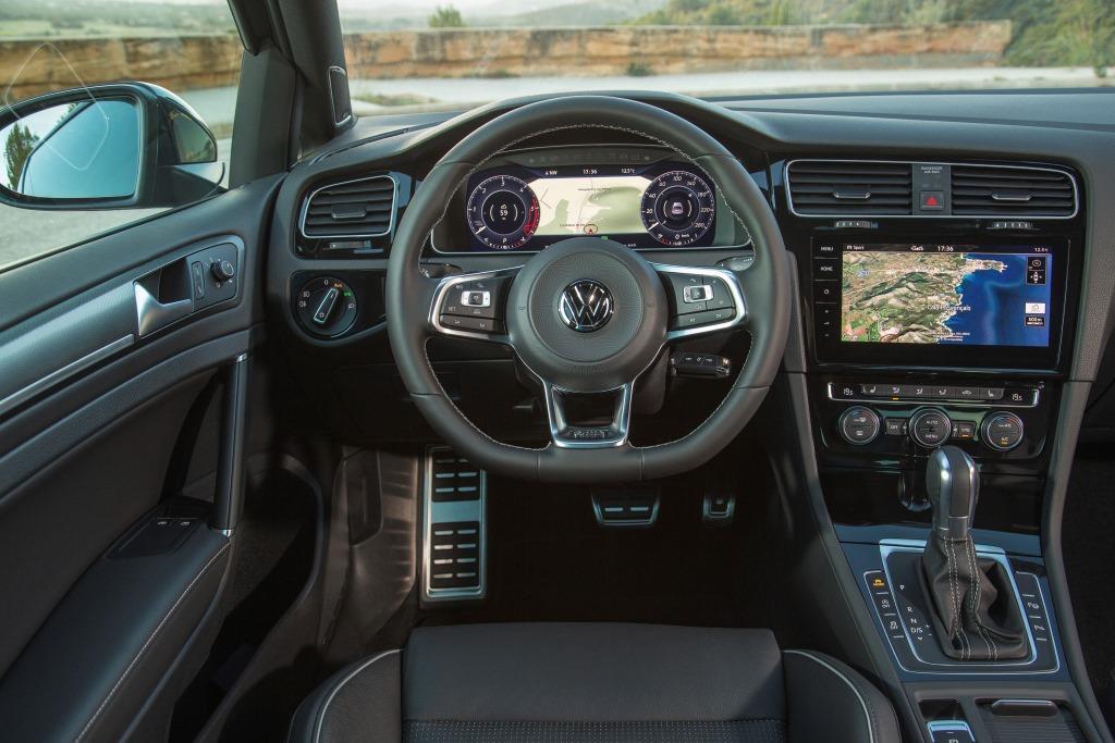 https://www.meinauto.de/pics/wpimages/2017/02/vw-golf-2017-innen-dashboard.jpg