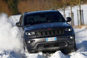 jeep-grand-cherokee-2017-ausen-front-dynamisch