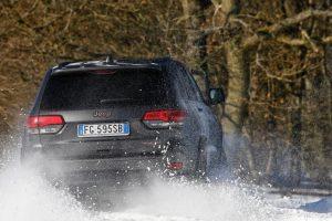 jeep-grand-cherokee-2017-ausen-hinten-dynamisch