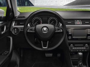 skoda-rapid-drive-2017-innen-cockpit