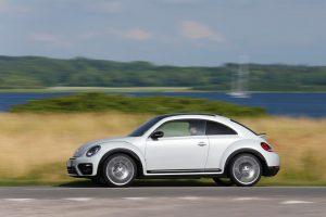 vw-beetle-2016-ausen-seite-dynamisch