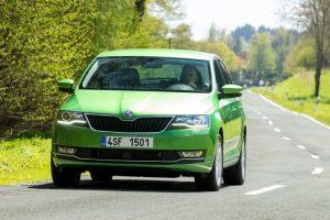 SKODA_RAPID_Limousine_2017-ausen-vorne-dynamisch