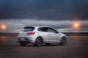 seat-leon-cupra-2017-ausen-seite-hinten