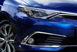 toyota-auris-touring-sports-2017-ausen-detail-scheinwerfer