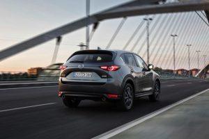 Mazda-CX5-2017-ausen-hinten-dynamisch