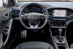 hyundai-ioniq-plug-in-hybrid-2017-innen-cockpit