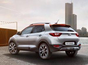 kia-stonic-2017-ausen-hinten