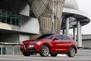 Alfa-Romeo-Stelvio-2017-ausen-seite-schraeg