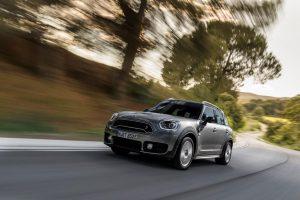 mini-countryman-plugin-hybrid-2017-ausen-vorne-dynamisch