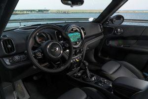 mini-countryman-plugin-hybrid-2017-innen-cockpit