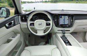 volvo-xc60-2017-innen-cockpit