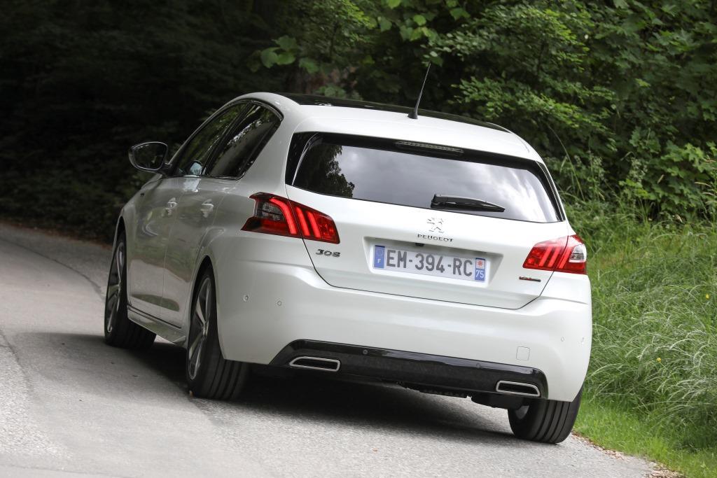 Peugeot 308 im Test 2017: der kompakte Löwe greift gepflegt neu an 