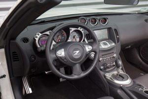 nissan-370Z-roadster-rs-sondermodell-2017-innen-cockpit