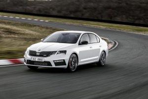 skoda-octavia-rs-2017-ausen-vorne-dynamisch