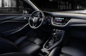 Opel-Grandland-X-innen-cockpit-nacht